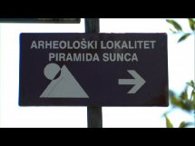 Local Sign Pointing to the Pyramids