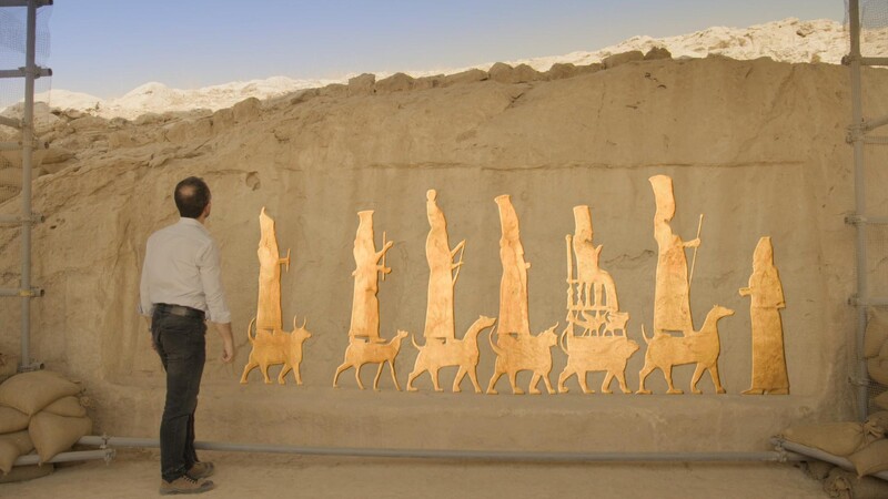 fountain and columns